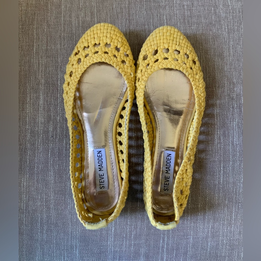 STEVE MADDEN yellow flats women’s shoe size 7